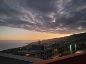 Casa Adora mit 3 Schlafzimmern, Garten und Meerblick